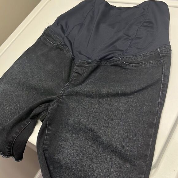 isabel Maternity Dark Wash Pull-On Bermuda Jean Shorts w/ Elastic Waist-Sz 6 - Picture 11 of 15